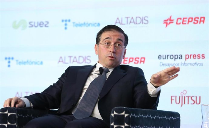 El ministro de Asuntos Exteriores, Unión Europea y Cooperación, José Manuel Albares, interviene en un desayuno Informativo de Europa Press, en el Auditorio El Beatriz Madrid, a 21 de enero de 2022, en Madrid (España).