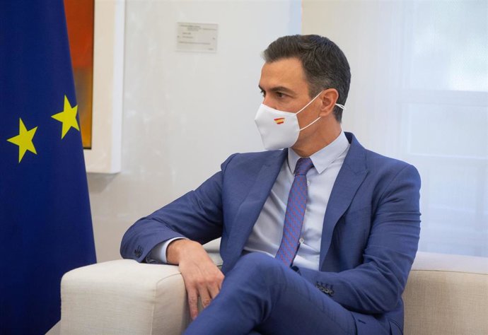 El presidente del Gobierno, Pedro Sánchez, durante una reunión con el presidente de la República Dominicana, en el Palacio de la Moncloa, a 20 de enero de 2022, en Madrid (España). Abinader se encuentra desde el pasado lunes, 17 de enero, en Madrid con 