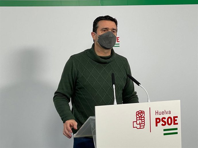 El senador por el PSOE de Huelva y secretario de Relaciones Institucionales de la Ejecutiva Provincial, Amaro Huelva.