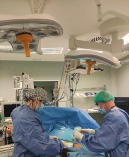 Equipo médico del Servet en una donación