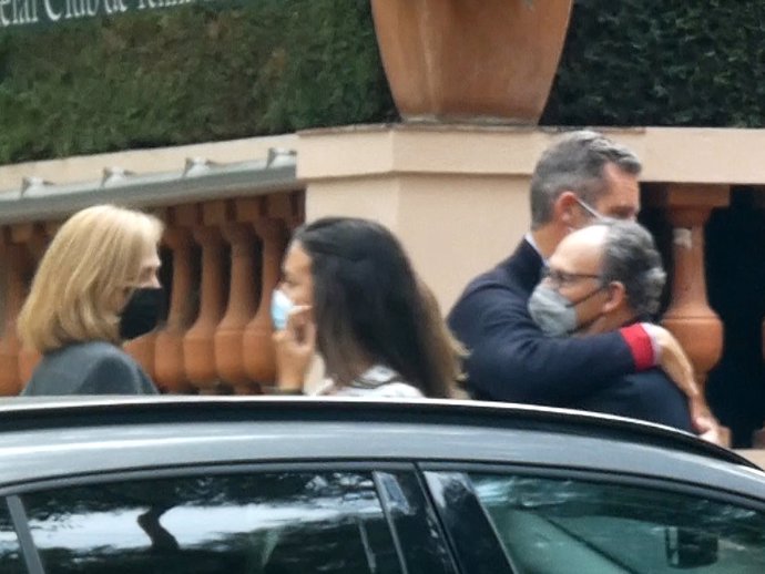 La Infanta Cristina e Iñaki Urdangarín con Mario Pascual Vives el pasado mes de octubre