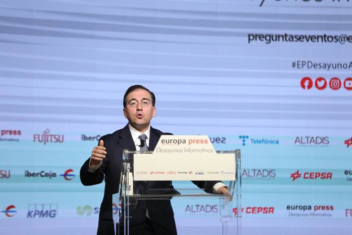El ministro de Asuntos Exteriores, Unión Europea y Cooperación, José Manuel Albares, interviene en un desayuno Informativo de Europa Press, en el Auditorio El Beatriz Madrid, a 21 de enero de 2022, en Madrid (España).