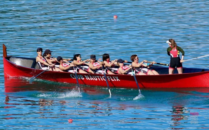 Una embarcación durante una regata.