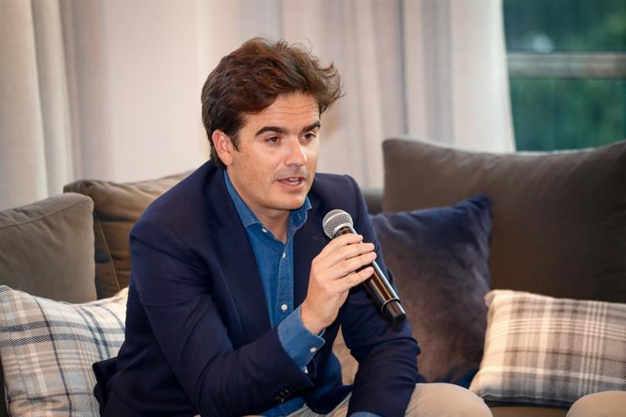 Archivo - Olmo Hernan (Sports Director) during the act of presentation of the National Teams of Spain for Winter Sports season at Corte Ingles in Madrid, Spain, on October 29, 2019.