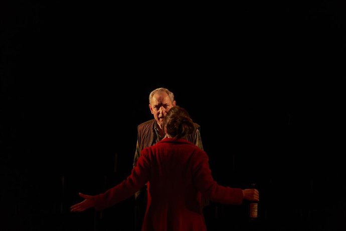 Imagen de un ensayo de la obra 'Desig' de Josep Maria Benet i Jornet dirigida por Sílvia Munt en el Teatre Nacional de Catalunya