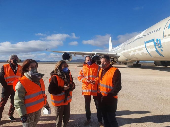 Inaugurada la nueva zona sur de aparcamiento provisional para aeronaves en el Aeropuerto de Teruel.