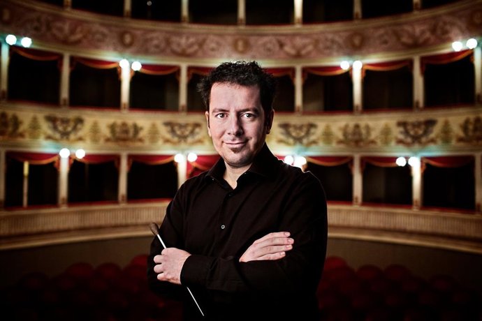 El director d'orquestra itali Andrea Gasperin