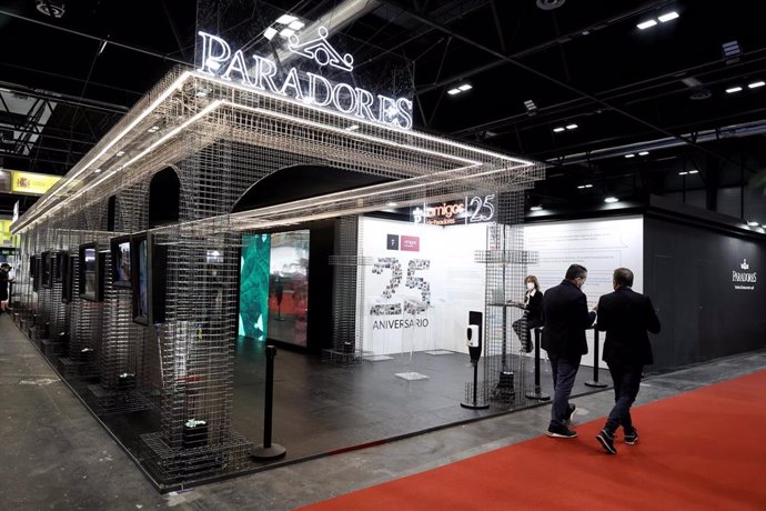 Stand de Paradores durante el segundo día de la 42 edición de la Feria Internacional del Turismo, Fitur 2022, en Ifema Madrid.