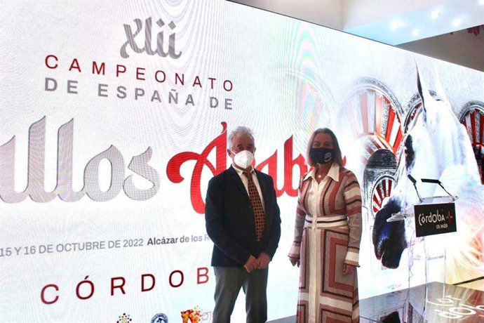 Isabel Albás y José Ramón Irigoyen.