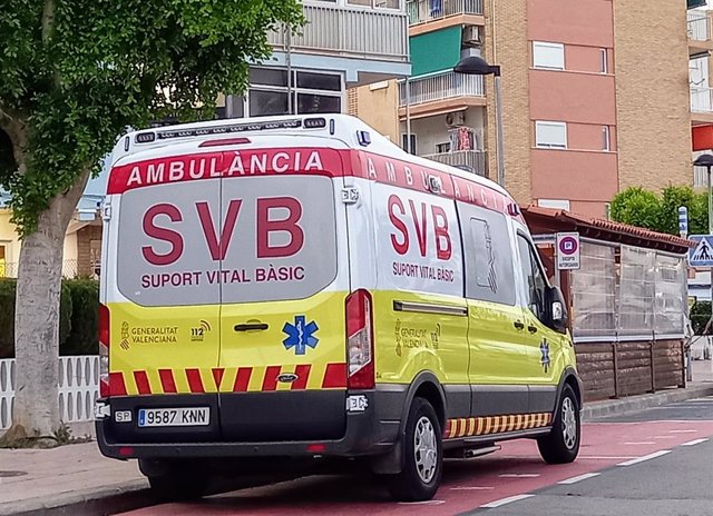 Archivo - Foto d'arxiu d'ambulància de Suport Vital Bàsic (SVB)