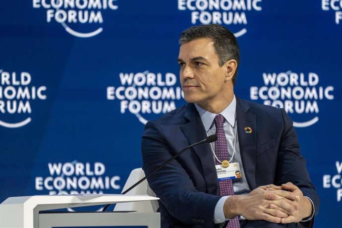 Archivo - HANDOUT - 22 January 2020, Switzerland, Davos: Spanish Prime Minister Pedro Sanchez sttends a plenary session at the 50th World Economic Forum annual meeting. Photo: Faruk Pinjo/World Economic Forum/dpa - ATTENTION: editorial use only and only