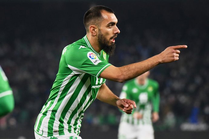 18 January 2022, Spain, Seville: Real Betis' Borja Iglesias celebrate scoring his side's first goal during the Spanish La Liga soccer match between Real Betis Balompie and Deportivo Alaves at Estadio Benito Vilamarin. Photo: Sara A/DAX via ZUMA Press Wi