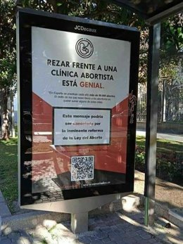 Campaña de publicidad animando a rezar frente a clínicas abortistas.