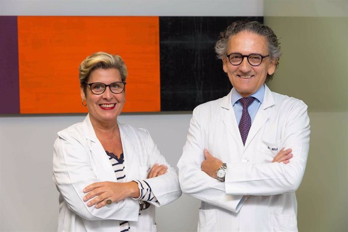 Ana Patiño, Directora De La Unidad De Medicina Genómica, Y Óscar Beloqui, Director De La Unidad De Chequeos.