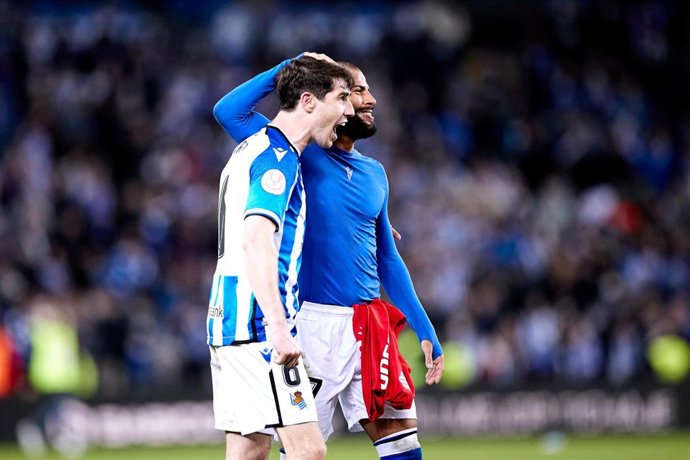 Aritz Elustondo y Rafinha con la Real Sociedad