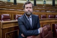 Vox ve difícil parar la crispación en un Congreso donde hay diputados con lenguaje y vestimenta inapropiados