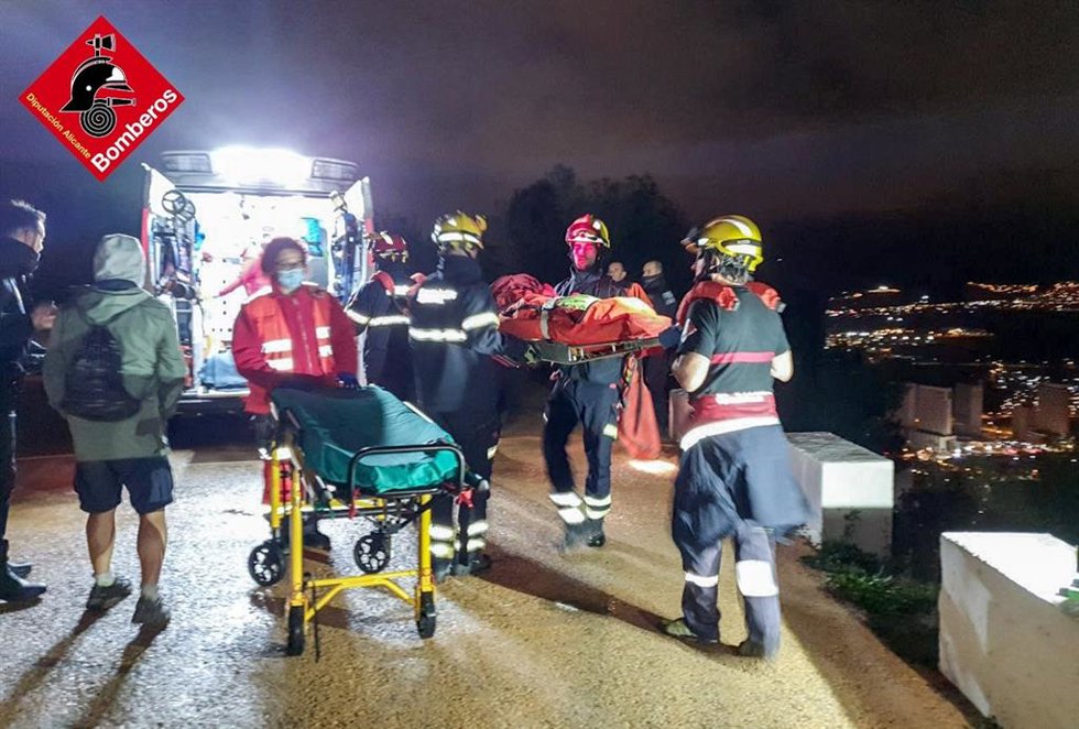 Intervención del Consorcio de Bomberos de Alicante para rescatar a la pareja extraviada