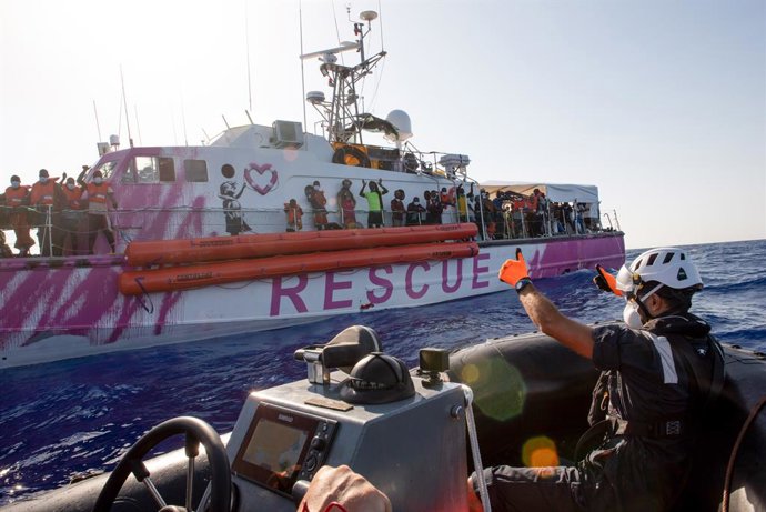 Archivo - Arxiu - HANDOUT - 29 August 2020, ---, --: Migrant rescue ship "Louise Michel", painted by Street artist Banksy, transfers habiti than 150 rescued people in the Mediterranean to the rescue ship Sigui Watch 4. Photo: Chris Grodotzki/Sea-watch.o