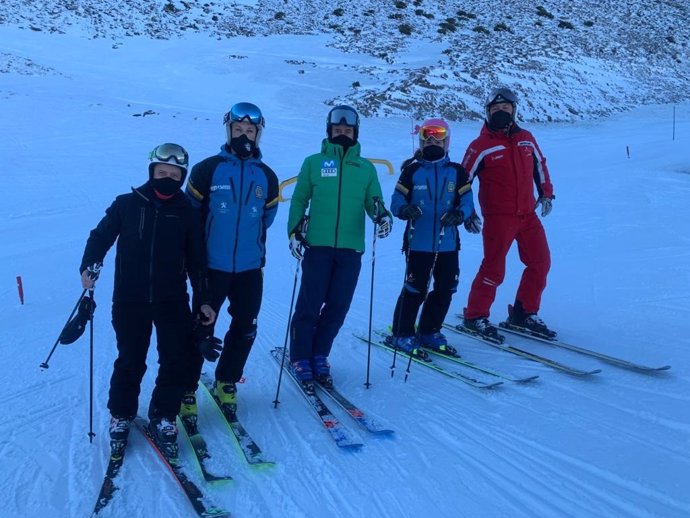 El presidente de la Federación Española de Deportes de Invierno visita la estación de esquí de Valdezcaray