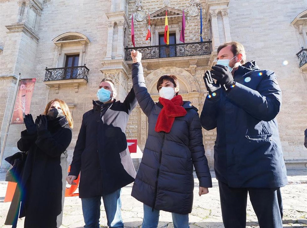 Acto en Santa Cruz en Valladolid con Patricia Gómez (i), Luis Tudanca, Isabel Ródriguez y Óscar Puente