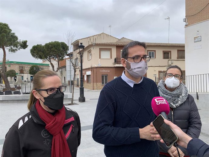 El secretario de Organización del PSOE de C-LM, Sergio Gutiérrez, en Las Ventas de Retamosa