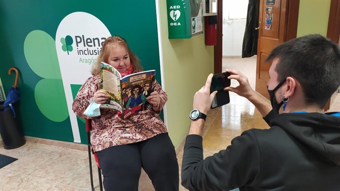 Plena inclusión Aragón busca voces de personas con discapacidad intelectual.