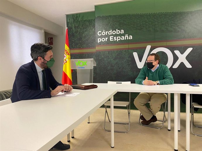 El diputado nacional de Vox por Córdoba, José Ramírez del Río, con el abogado laboralista Gerardo Arévalo