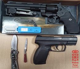 Imagen de las armas y las navajas.