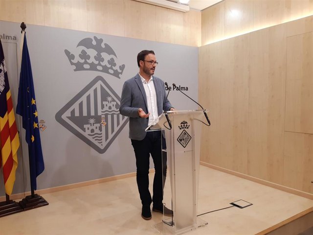 Archivo - El alcalde de Palma, José Hila, en una rueda de prensa