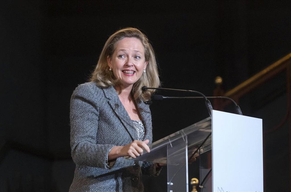 La vicepresidenta primera del Gobierno y ministra de Asuntos Económicos y Transformación Digital, Nadia Calviño, en la presentación del proyecto `Spanish Screenings XXL, en el Cine Doré, a 19 de enero de 2022, en Madrid (España). 