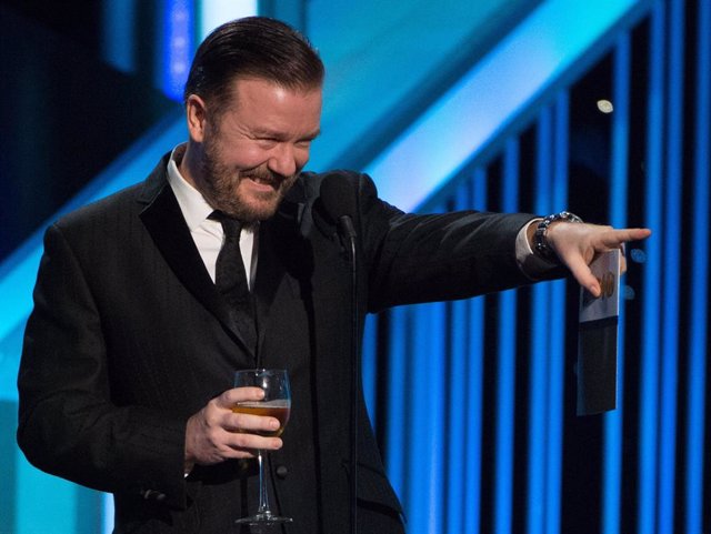 Ricky Gervais dice que presentará los Oscar 2022 gratis si le dejan decir lo que quiera