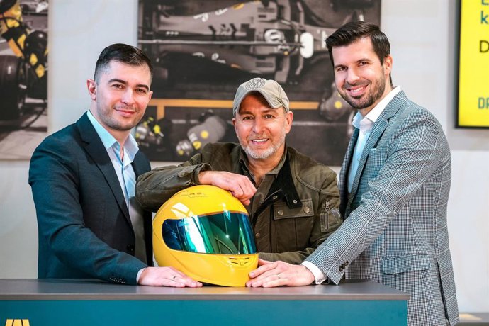 Cobra 11 star Erdogan Atalay and Driverama are officially united in search of the best price for customers selling their used cars