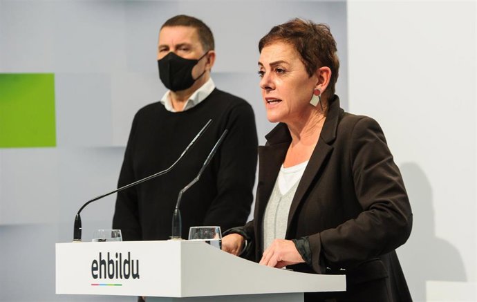 Archivo - La portavoz en el Congreso, Mertxe Aizpurua y el coordinador general de EH Bildu, Arnaldo Otegi