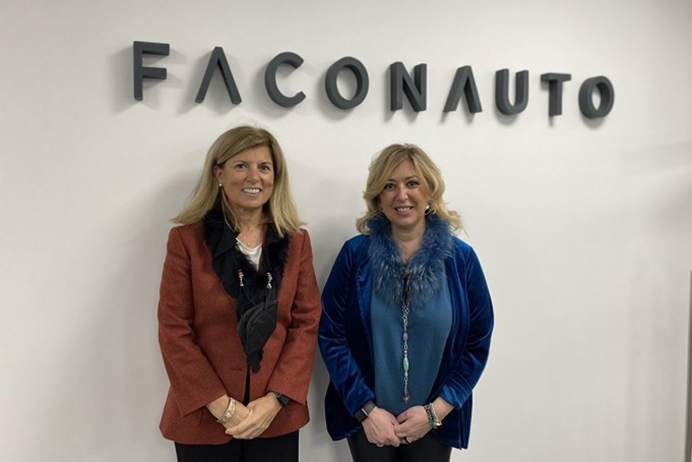 Marta Blázquez, vicepresidenta ejecutiva de Faconauto y Pilar Fernández, presidenta de la división de vehículos industriales