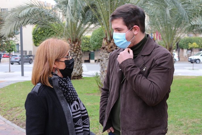 Consa Martínez y Miguel Ortega  exigen al Gobierno regional que "sea ágil y no boicotee" las ayudas del Plan Estatal de Vivienda