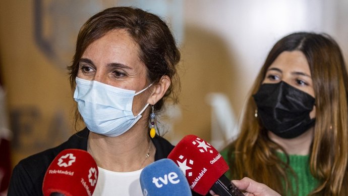 La portavoz de Más Madrid en la Asamblea, Mónica García, y la diputada de Más Madrid Loreto Arenillas