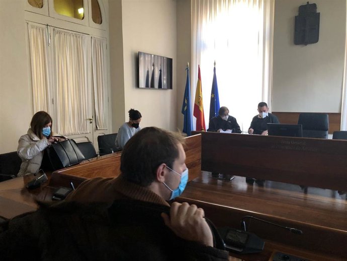 Reunión en la Junta General sobre la reforma del Estatuto de Autonomía