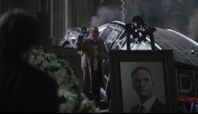 The Batman: Enigma asalta el funeral del alcalde de Gotham en esta escena filtrada de la película