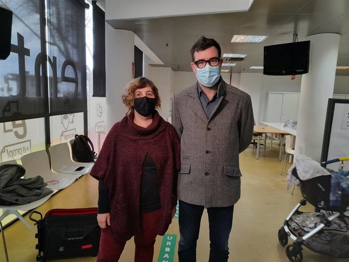 La coordinadora del área de Bienestar Social, Catalina Trobat, y el edil Antoni Noguera.
