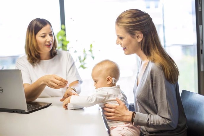 Niño, oído, pediatra, consulta, otitis.