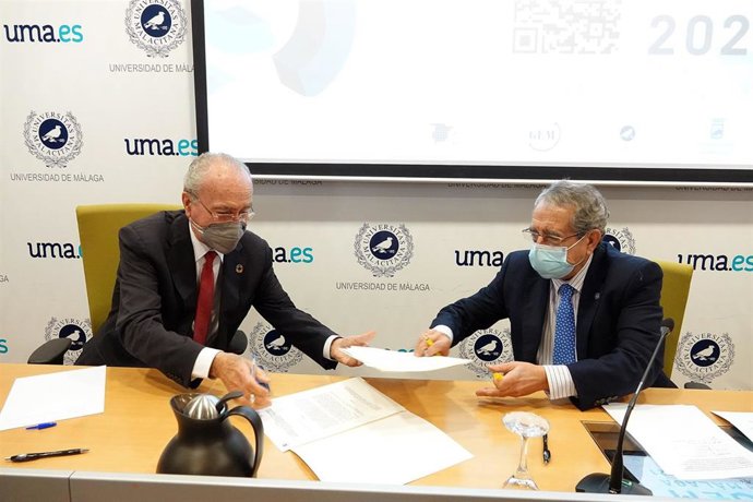 El alcalde de Málaga, Francisco de la Torre, y el rector de la UMA, José Ángel Narváez.
