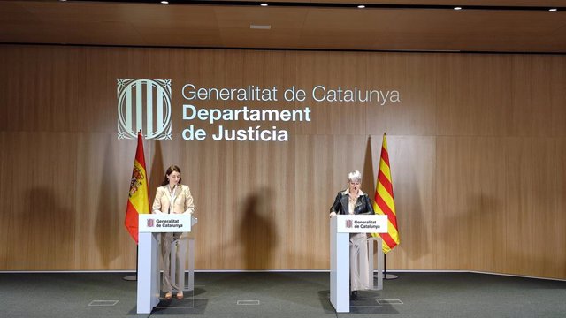 La ministra de Justícia, Pilar Llop, i la consellera de Justícia de la Generalitat, Lourdes Ciuró