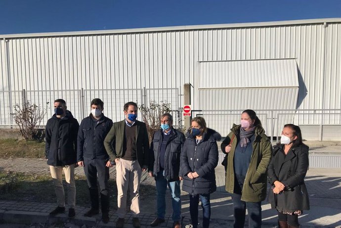 García Egea (3) con los candidatos del PP por Segovia.