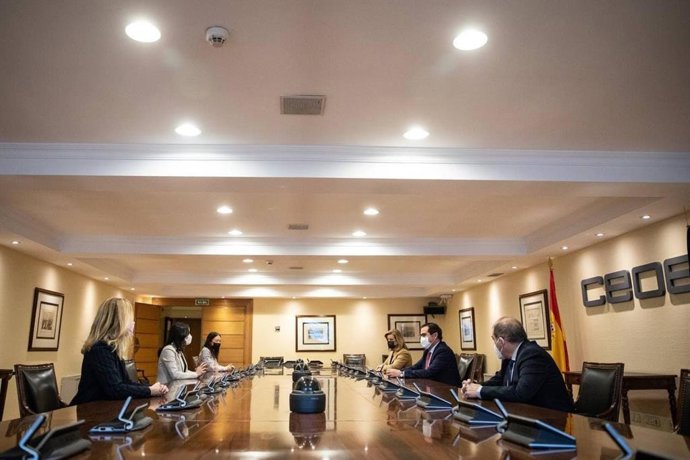 Reunión de la presidenta de Ciudadanos, Inés Arrimadas, con el presidente de la CEOE, Antonio Garamendi, la presidenta de la Fundación CEOE, la exministra del PP Fátima Báñez, y el presidente de ATA, Lorenzo Amor