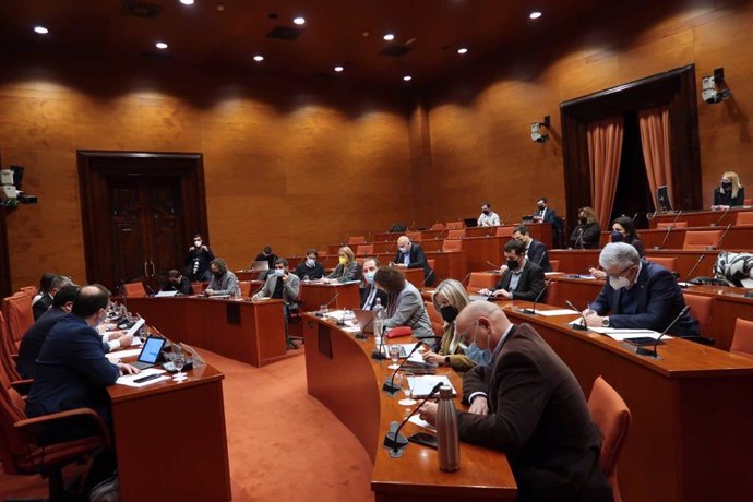 Imagen general de la Comisión de Interior en el Parlament de Catalunya