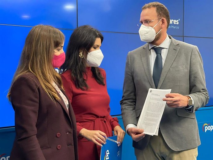 El PP de Murcia pide la dimisión del alcalde Murcia tras el archivo de las denuncias contra Ballesta