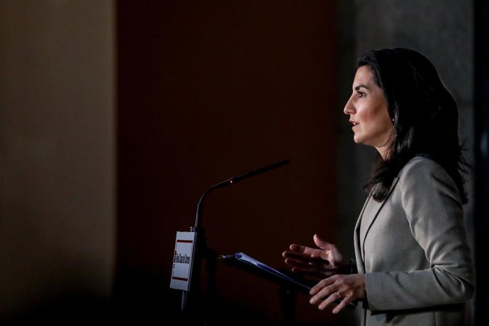 La portavoz del Grupo Parlamentario de Vox, Rocío Monasterio, comparece en la Real Casa de Correos.