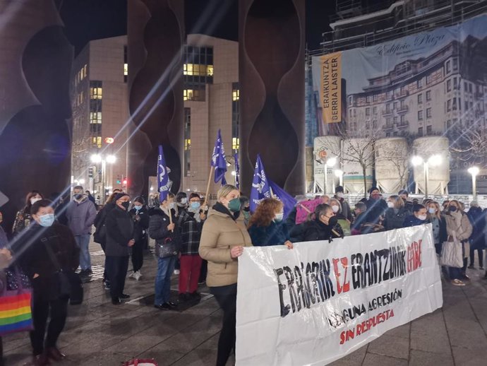 Concentración en Barakaldo (Bizkaia) contra la violencia machista