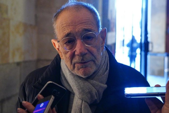 Avier Solana atiende a los medios de comunicación a su llegada a la Universidad de Salamanca