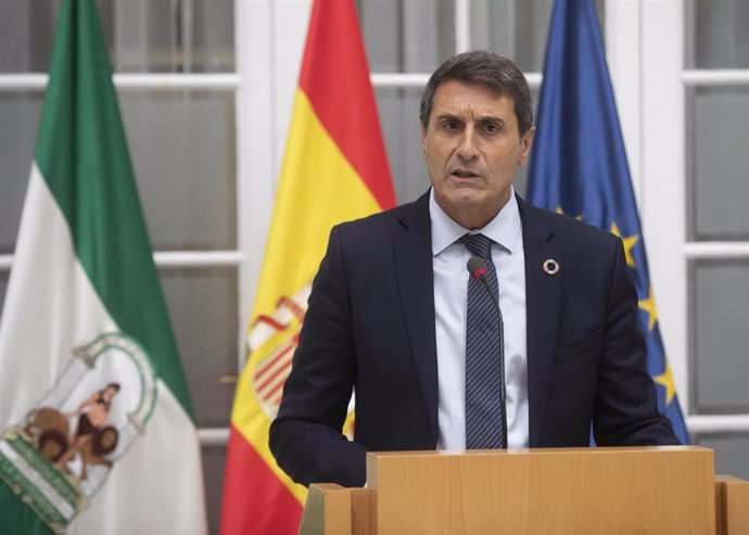 Archivo - El delegado del Gobierno en Andalucía, Pedro Fernández, durante la presentación de los Presupuestos Generales del Estado para 2022, con detalle en las partidas destinadas a Andalucía